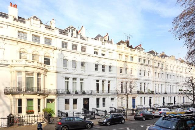  Image of 1 bedroom Flat to rent in Ladbroke Gardens London W11 at Ladbroke Gardens  London, W11 2PT