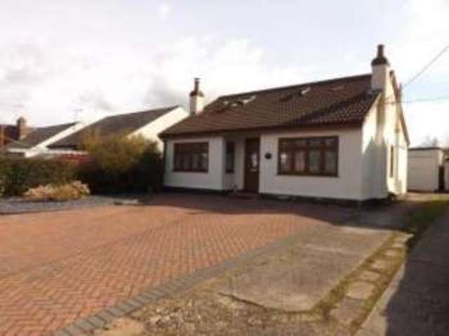  Image of 3 bedroom Bungalow for sale in Pound Lane Laindon Basildon SS15 at Laindon Basildon Laindon, SS15 5SP