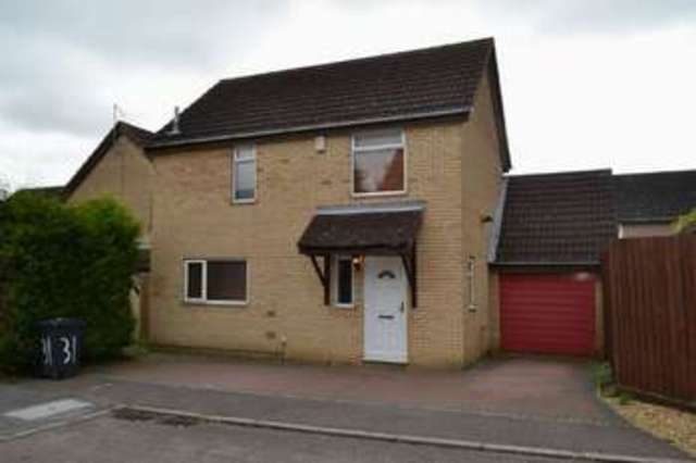  Image of 3 bedroom Detached house to rent in Lakeside Drive Northampton NN3 at Lakeside Drive Ecton Brook Northampton, NN3 5EL