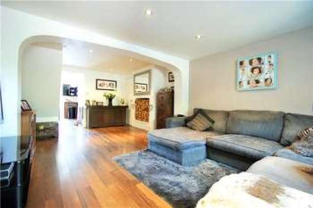  Image of 3 bedroom Semi-Detached house to rent in Langley Common Road Barkham Wokingham RG40 at Barkham Wokingham Finchampstead, RG40 4TU