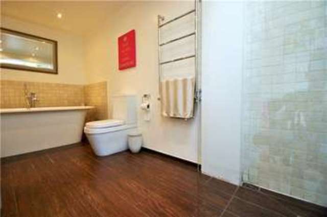  Image of 3 bedroom Semi-Detached house to rent in Langley Common Road Barkham Wokingham RG40 at Barkham Wokingham Finchampstead, RG40 4TU