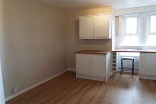  Image of 2 bedroom Flat to rent in Kinson Road Bournemouth BH10 at Bournemouth, BH10 5EN