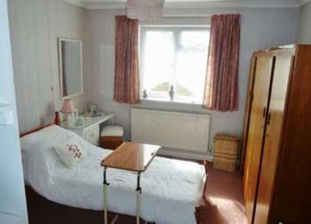  Image of 1 bedroom Flat for sale in Larks Meade Earley Reading RG6 at Larks Meade  Reading, RG6 5TA