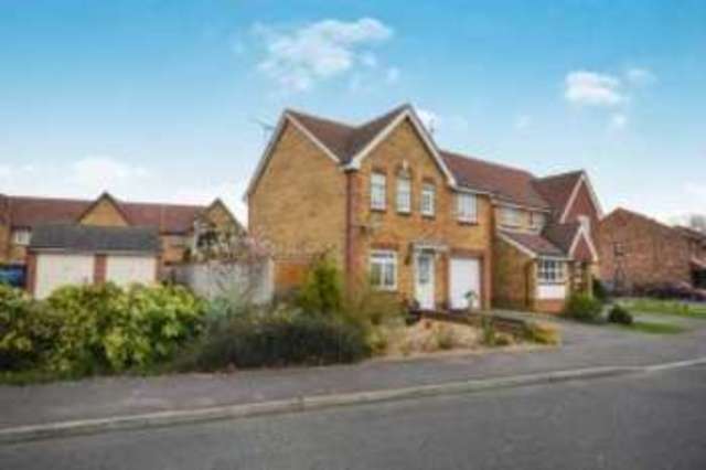  Image of 4 bedroom Detached house for sale in Larkspur Close Littlehampton BN17 at Littlehampton West Sussex Toddington, BN17 6WB