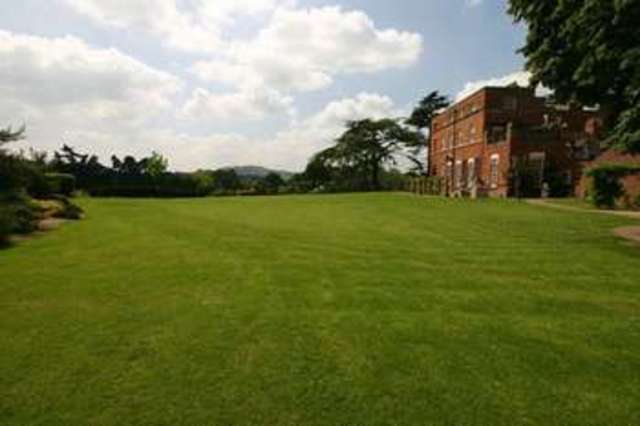  Image of 2 bedroom Flat to rent in Laugherne Park Martley Worcester WR6 at Laugherne Park Martley Worcester, WR6 6RQ