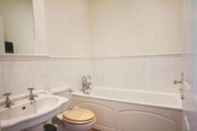  Image of 2 bedroom Flat for sale in Lavender Close Leatherhead KT22 at Lavender Close Leatherhead Leatherhead, KT22 8LE