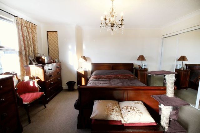  Image of 4 bedroom Detached house for sale in Mcmullan Close Wallingford OX10 at Mcmullan Close  Wallingford, OX10 0LQ