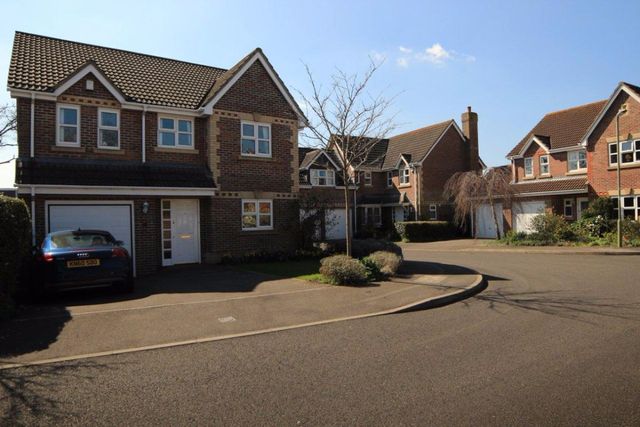  Image of 4 bedroom Detached house for sale in Lawnswood Close Dibden Purlieu Southampton SO45 at Lawnswood Close  Dibden Purlieu, Southampton, SO45 4AX