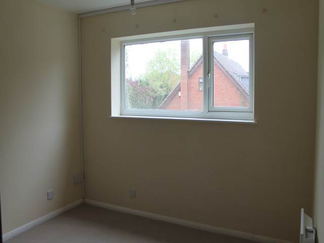  Image of 1 bedroom Flat to rent in Church Avenue Stourport-on-Severn DY13 at Church Avenue Stourport Stourport-on-Severn, DY13 9DX