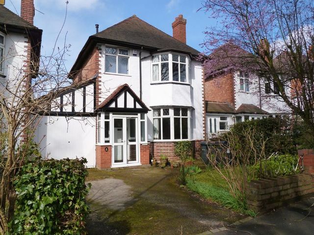  Image of 3 bedroom Detached house for sale in Leasowes Road Moseley Birmingham B14 at Leasowes Road Kings Heath Birmingham, B14 7AU