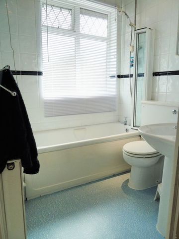  Image of 3 bedroom Detached house for sale in Leasowes Road Moseley Birmingham B14 at Leasowes Road Kings Heath Birmingham, B14 7AU