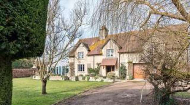  Image of 5 bedroom Detached house for sale in Claydon Claydon Lechlade GL7 at Claydon Lechlade Gloucestershire, GL7 3DS