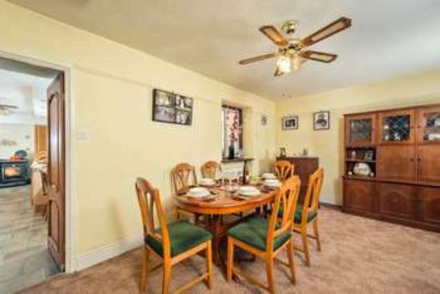  Image of 5 bedroom Detached house for sale in Claydon Claydon Lechlade GL7 at Claydon Lechlade Gloucestershire, GL7 3DS