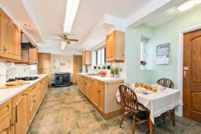  Image of 5 bedroom Detached house for sale in Claydon Claydon Lechlade GL7 at Claydon Lechlade Gloucestershire, GL7 3DS