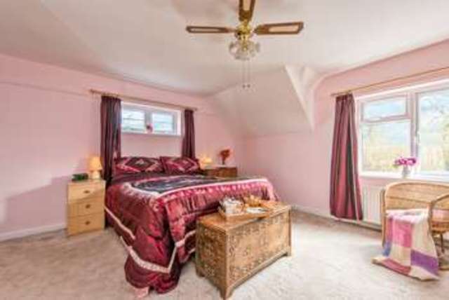  Image of 5 bedroom Detached house for sale in Claydon Claydon Lechlade GL7 at Claydon Lechlade Gloucestershire, GL7 3DS