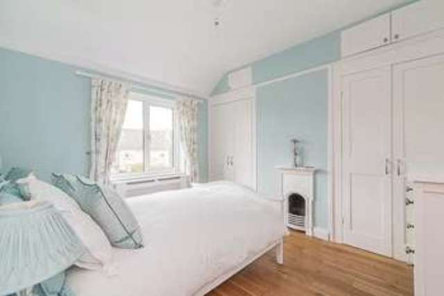  Image of 3 bedroom End of Terrace for sale in Leckford Road London SW18 at Wandsworth London Earlsfield, SW18 3PT