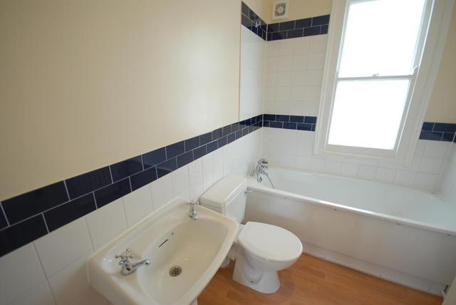  Image of 3 bedroom Terraced house to rent in Lessingham Avenue London SW17 at Tooting  London, SW17 8NQ
