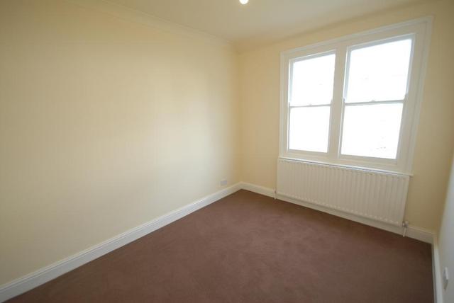  Image of 3 bedroom Terraced house to rent in Lessingham Avenue London SW17 at Tooting  London, SW17 8NQ
