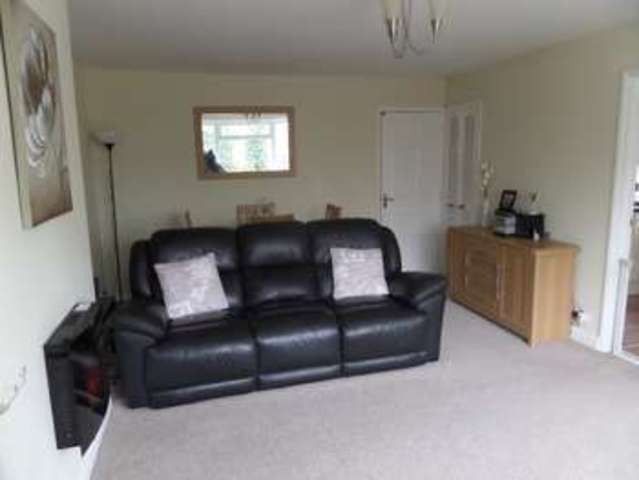  Image of 2 bedroom Maisonette for sale in Little Linford Lane Newport Pagnell MK16 at Newport Pagnell, MK16 8DL