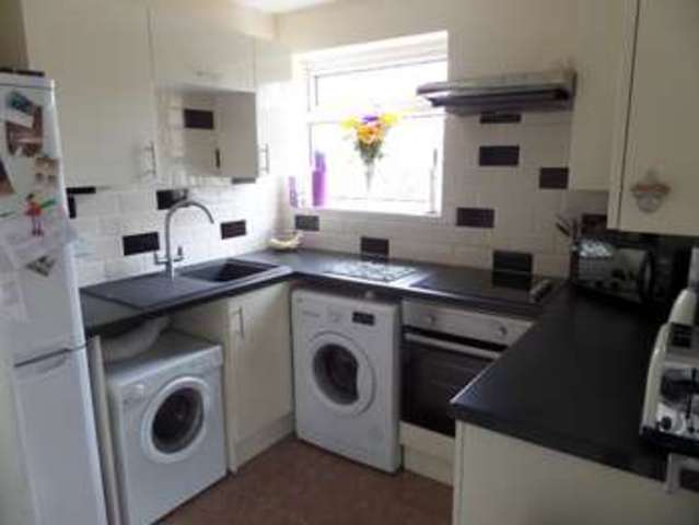  Image of 2 bedroom Maisonette for sale in Little Linford Lane Newport Pagnell MK16 at Newport Pagnell, MK16 8DL