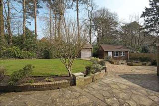  Image of 4 bedroom Detached house for sale in Littlewood Lane Buxted Uckfield TN22 at Littlewood Lane Buxted Uckfield, TN22 4LW