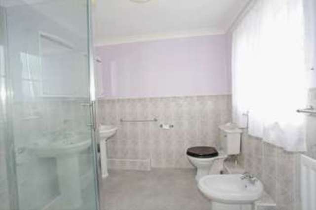  Image of 4 bedroom Detached house for sale in Littlewood Lane Buxted Uckfield TN22 at Littlewood Lane Buxted Uckfield, TN22 4LW