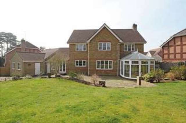  Image of 4 bedroom Detached house for sale in Littlewood Lane Buxted Uckfield TN22 at Littlewood Lane Buxted Uckfield, TN22 4LW