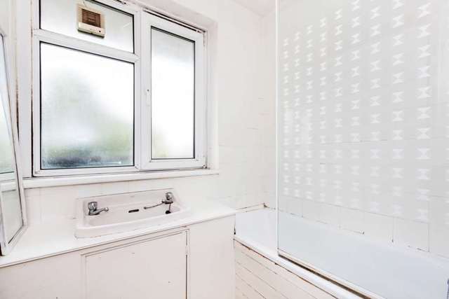  Image of 2 bedroom Apartment to rent in Livermere Road London E8 at Livermere Road Hackney London, E8 4LQ