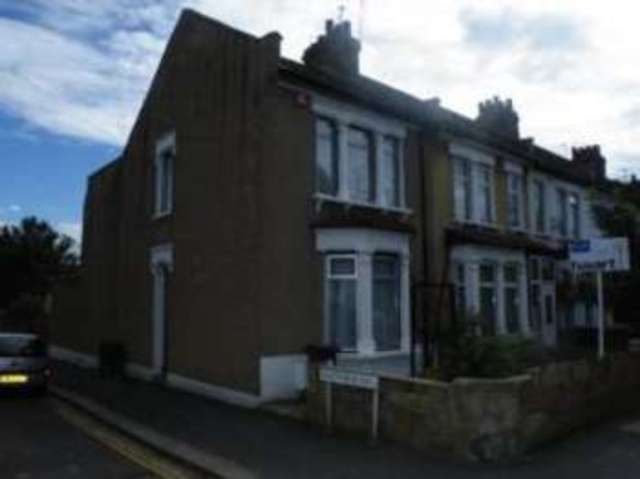  Image of 3 bedroom End of Terrace for sale in Park Road London E10 at London  Lea Bridge, E10 7BZ