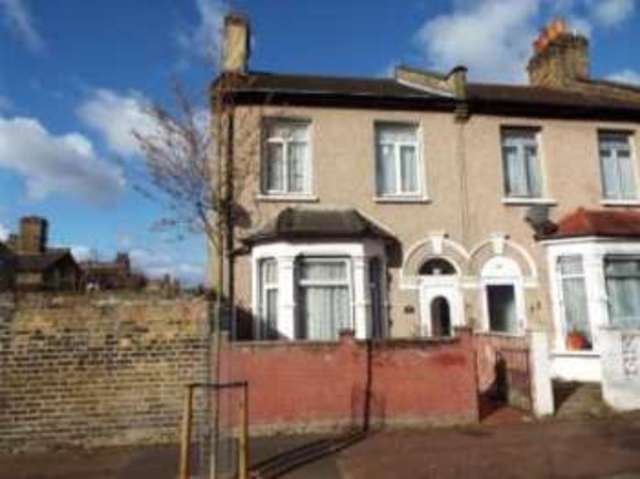  Image of 3 bedroom End of Terrace for sale in Hockley Avenue London E6 at London  East Ham, E6 3AN