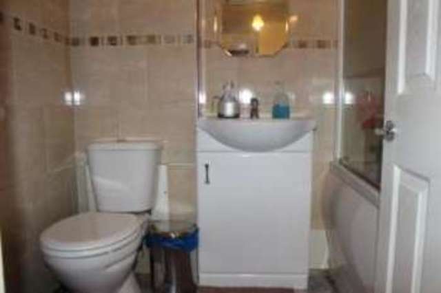  Image of 2 bedroom Flat for sale in Stopford Road London E13 at London  Plaistow, E13 0LZ