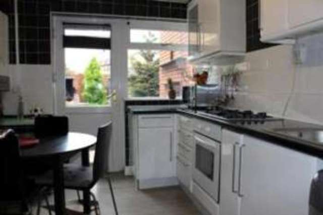  Image of 3 bedroom Terraced house for sale in Ivy Road London E16 at London  Canning Town, E16 1NJ