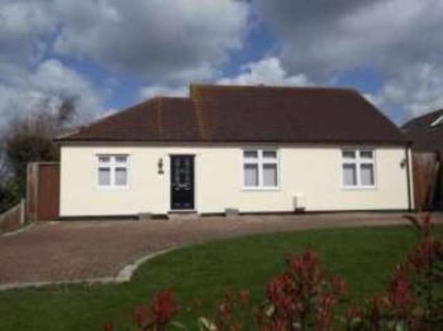 Image of 4 bedroom Bungalow for sale in London Road Newington Sittingbourne ME9 at Newington Sittingbourne Hartlip, ME9 7NR