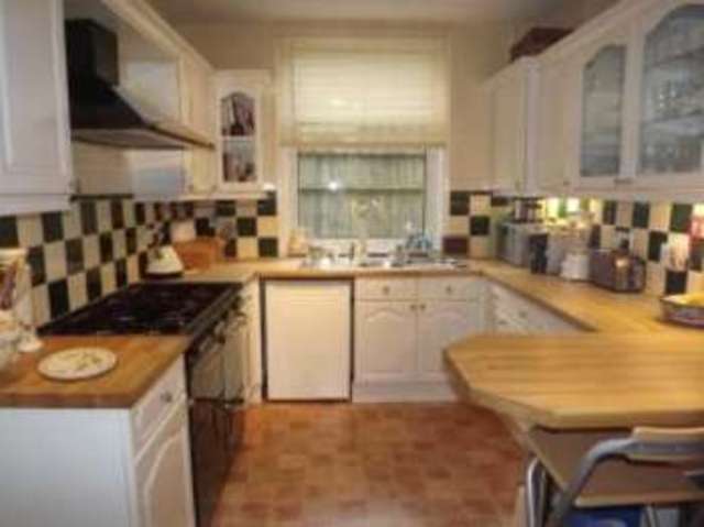  Image of 4 bedroom Bungalow for sale in London Road Newington Sittingbourne ME9 at Newington Sittingbourne Hartlip, ME9 7NR