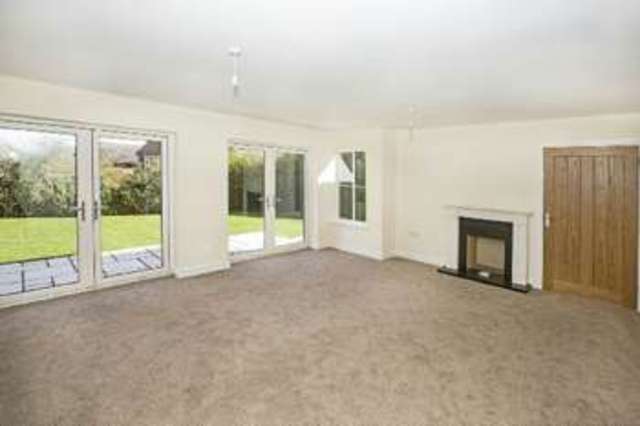  Image of 4 bedroom Detached house for sale in Long Lane Tilehurst Reading RG31 at 197b Long Lane  Reading, RG31 6YW