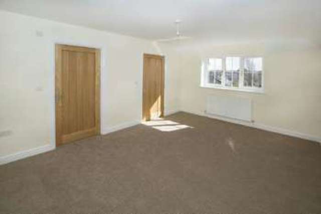  Image of 4 bedroom Detached house for sale in Long Lane Tilehurst Reading RG31 at 197b Long Lane  Reading, RG31 6YW