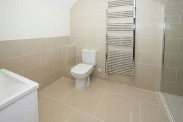  Image of 4 bedroom Detached house for sale in Long Lane Tilehurst Reading RG31 at 197b Long Lane  Reading, RG31 6YW