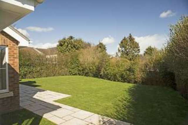  Image of 4 bedroom Detached house for sale in Long Lane Tilehurst Reading RG31 at 197b Long Lane  Reading, RG31 6YW