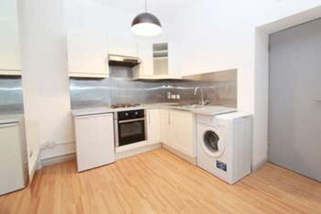  Image of Flat to rent in Long Street London E2 at London Haggerston, E2 8HN