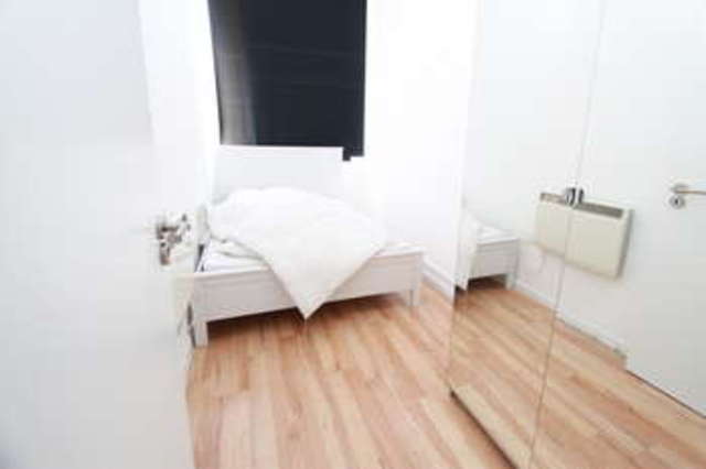 Image of 3 bedroom Flat to rent in Long Street London E2 at London Haggerston, E2 8HN