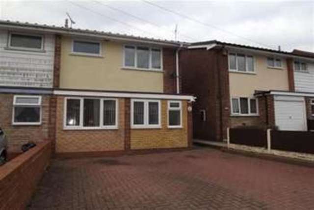  Image of 3 bedroom Semi-Detached house to rent in Long Street Burton-on-Trent DE15 at Burton-on-Trent, DE15 9LZ