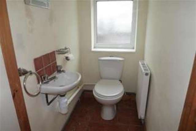  Image of 3 bedroom Semi-Detached house to rent in Long Street Burton-on-Trent DE15 at Burton-on-Trent, DE15 9LZ