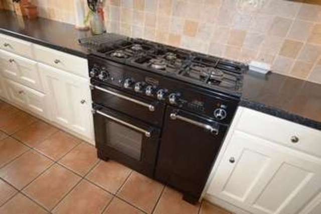  Image of 4 bedroom Detached house for sale in Loughborough Road Rothley Leicester LE7 at Loughborough Road  Rothley, LE7 7NJ