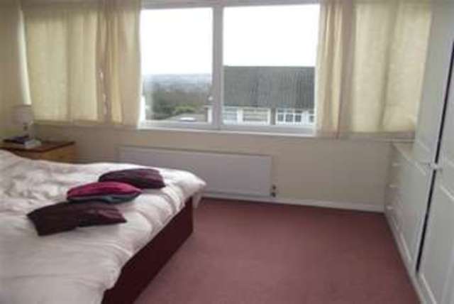  Image of 2 bedroom Detached house to rent in Wroths Path Loughton IG10 at Loughton, IG10 1SH