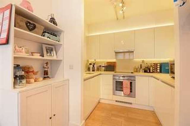  Image of 1 bedroom Flat to rent in Tower Bridge Road London SE1 at London bridge, SE1 3LZ