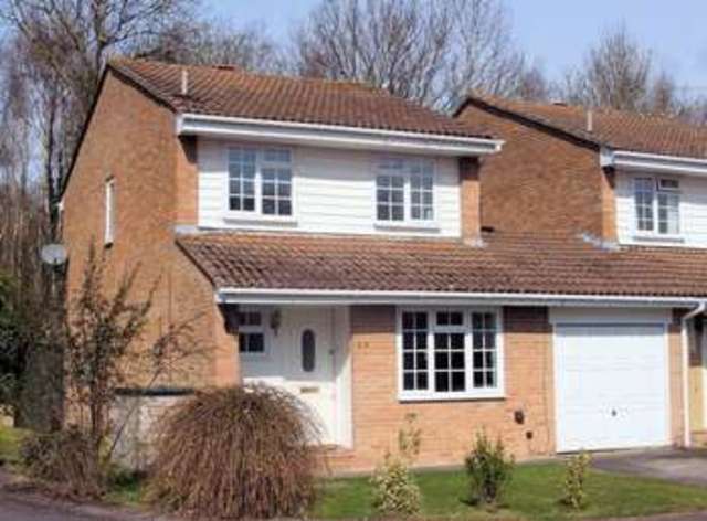  Image of 3 bedroom Detached house for sale in Lyons Drive Guildford GU2 at Lyons Drive  Guildford, GU2 9YP
