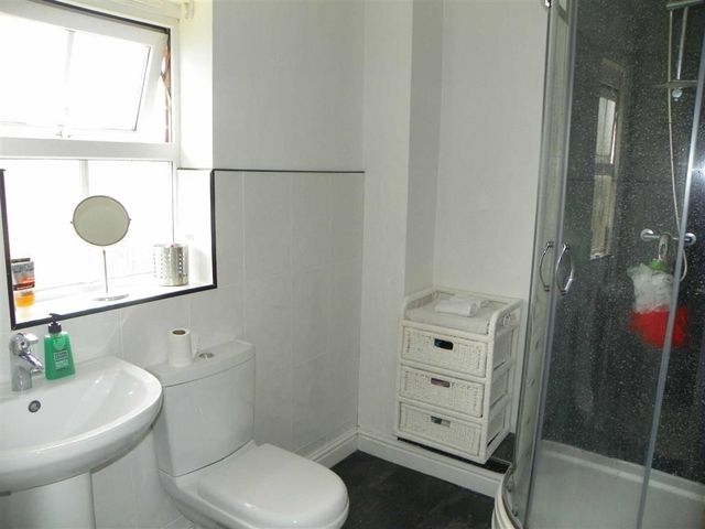  Image of 4 bedroom Property for sale in Maes Ty Gwyn Llangennech Llanelli SA14 at Maes Ty Gwyn Llangennech Llangennech, SA14 8XW
