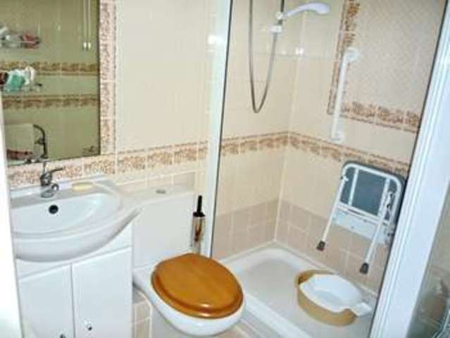  Image of 1 bedroom Retirement Property for sale in Maldon Road Colchester CO3 at 64-74 Maldon Road  Colchester, CO3 3AH