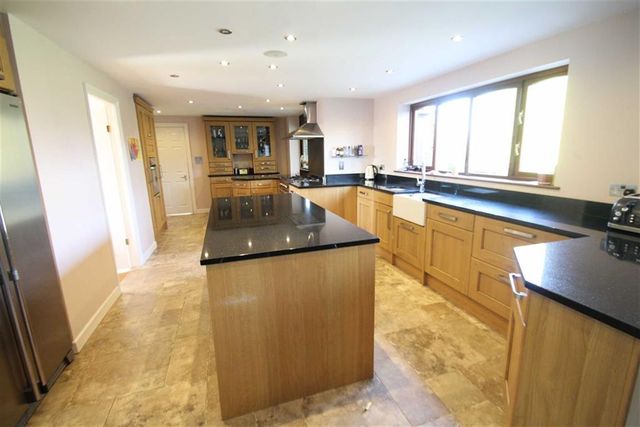  Image of 4 bedroom Property for sale in Malthouse Lane Earlswood Solihull B94 at Malthouse Lane Solihull Solihull, B94 5SB