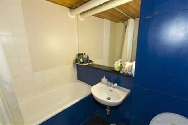  Image of 2 bedroom Flat to rent in Fairfield Road London E3 at Bow Quarter, E3 2UQ